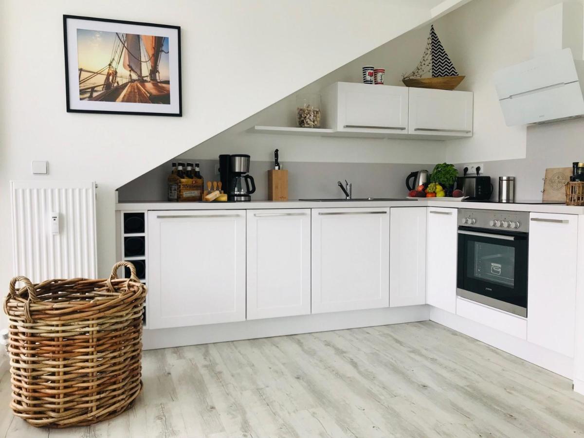 Moderne Ferienwohnung Mit Balkon, Meerblick - Ferienresidenz Zwei Boddenfewo 1-5 Lietzow Zewnętrze zdjęcie