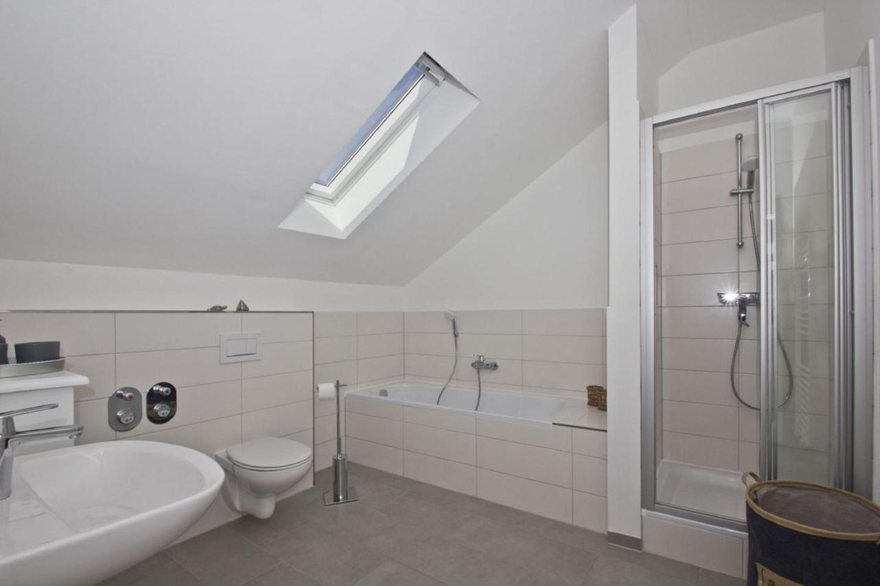 Moderne Ferienwohnung Mit Balkon, Meerblick - Ferienresidenz Zwei Boddenfewo 1-5 Lietzow Zewnętrze zdjęcie